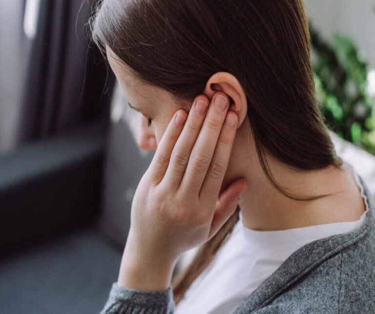 How to Sleep with Tinnitus — Tips, Sounds & the Best Machines to Help