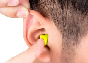 how to insert earplugs